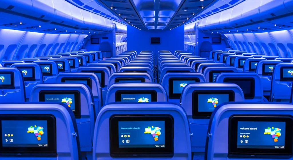 Quais os Piores Lugares no Avião, Conheça 5 Dicas para Evitá-los 3 Descubra os piores lugares no avião, como assentos sem reclinação e perto de banheiros, e dicas para evitá-los. Voos mais confortáveis sem custos extras