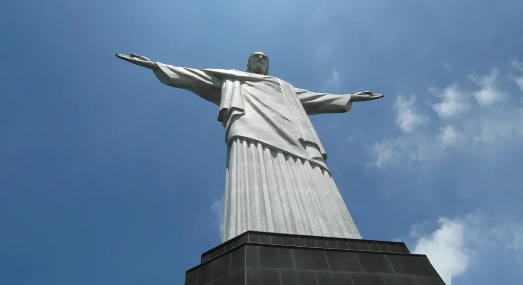 Pacotes de Viagens para Rio de Janeiro: 7 Ofertas e Dicas para Não Errar 5 Cristo Redentor – maravilha do mundo