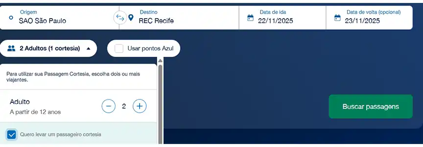 A cortesia do Status Diamante é válida para destinos internacionais?
Não. O bilhete cortesia obtido por status Azul Diamante é restrito a voos nacionais. A cortesia internacional só é concedida através da meta de gastos do Cartão Azul Visa Infinite.
5. O que acontece se eu emitir um bilhete one-way (só ida) usando a cortesia?
A emissão de um trecho (somente ida ou somente volta) consome a sua cota integral de passagem cortesia (ida e volta). O trecho restante será perdido.
Conclusão: Planejamento é a Chave para o seu Companion Pass Azul
A Passagem Cortesia Azul 2025 permanece um dos benefícios mais valiosos do mercado, oferecendo uma economia real de até um bilhete aéreo, o que pode ser um valor considerável em voos internacionais ou na alta temporada.
O caminho para obtê-lo exige planejamento, seja concentrando seus voos para atingir o status Diamante (2 trechos nacionais) ou canalizando seus gastos no Cartão Azul Visa Infinite (4 trechos, incluindo o internacional). A chave do sucesso é alinhar sua estratégia financeira com a emissão do bilhete cortesia com antecedência máxima.
Agora que você tem as regras e as estratégias de emissão para 2025, o próximo passo é revisar seus extratos e partir para o planejamento do seu próximo destino. Quer saber qual o melhor cartão para acumular os 50 mil pontos de fatura necessários